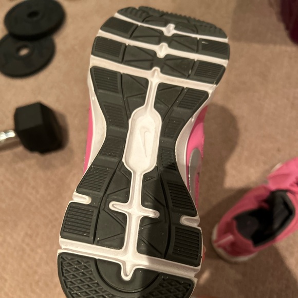 Nike runners - size 8.5. - new - Picture 3 of 6